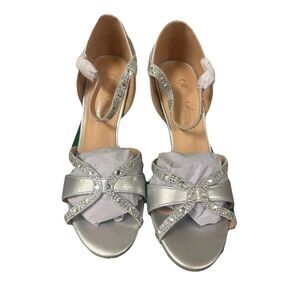 Brand new Lauren Lorraine Daisey heels new in box. Size 7.